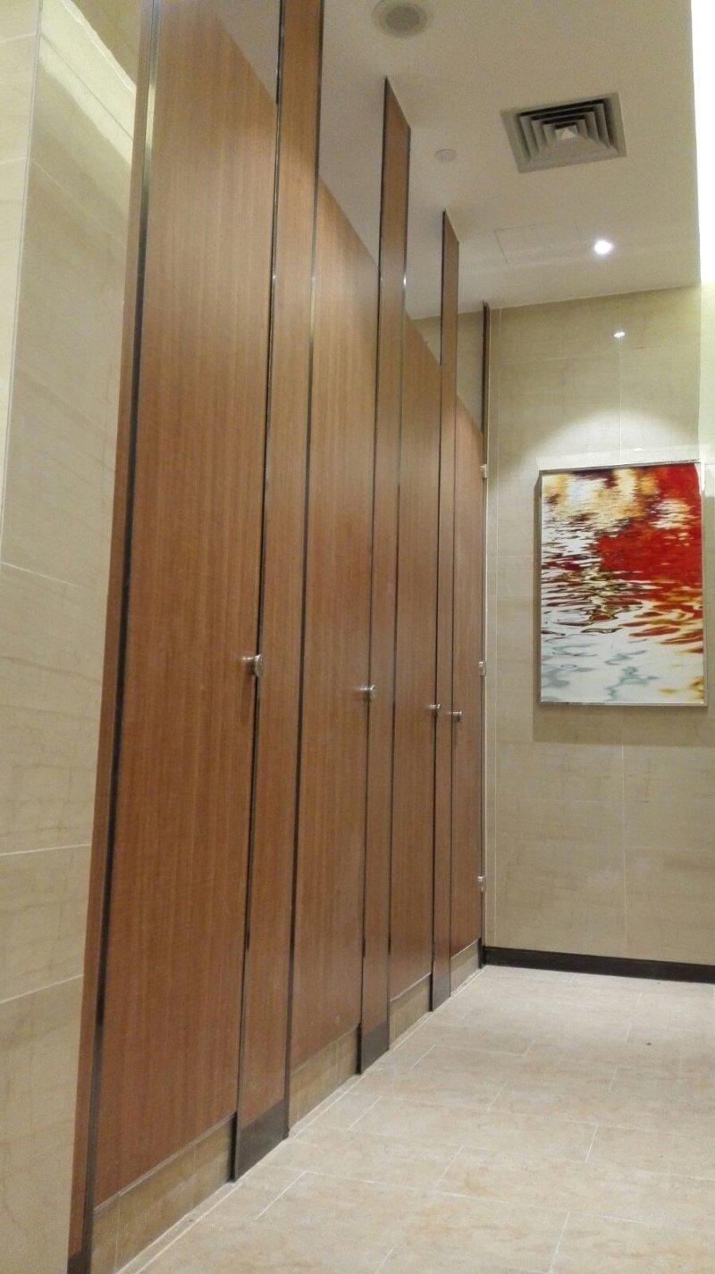 復合隔斷在衛(wèi)生間隔斷中的應(yīng)用與優(yōu)勢